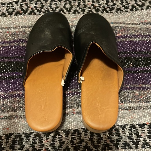 Universal Thread clogs - Picture 3 of 6